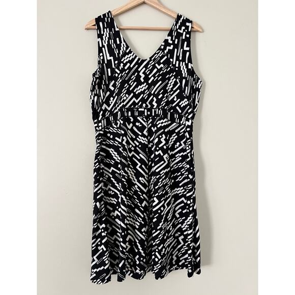 Title Nine Dream V Neck Athletic Athleisure Dress Outdoor Hiking Beach Active L - Picture 4 of 7